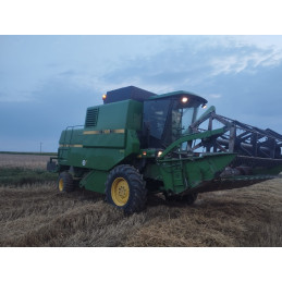 Kombajn zbożowy JOHN DEERE...